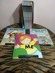 Brittannica 2005 Discovery Library Ages 2-8 Children’s Books 12 In Volume Set
