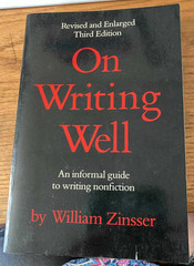 On Writing Well: An informal guide to writing nonfiction by William Zinsser E0